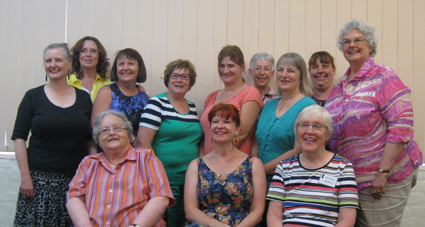 club members with guest. Penny Ashton.